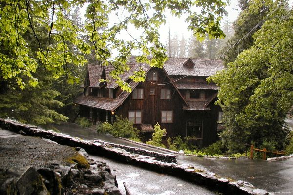 Hotel CHATEAU AT THE OREGON CAVES NATIONAL (California Bar)